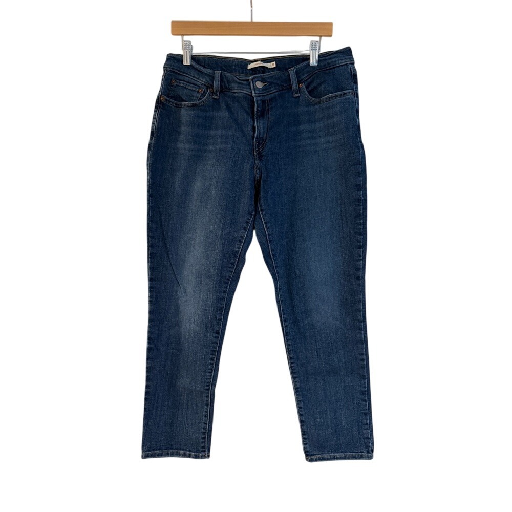 Levi's Boyfriend Jeans Medium Wash Size 12 (W31 L27) Distressed‎ Denim
